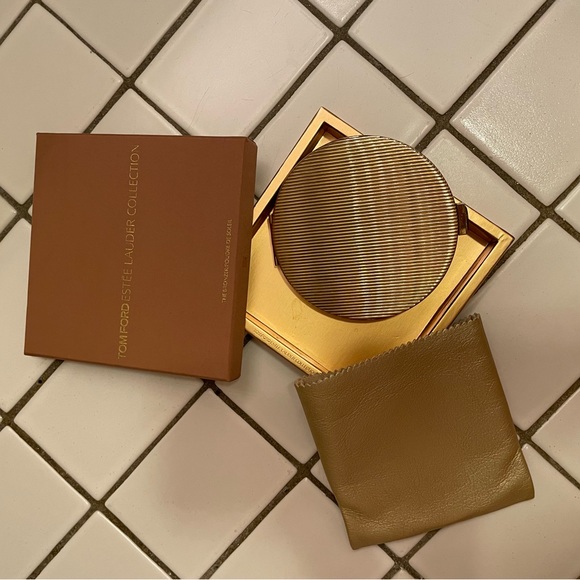 TOM FORD Estée Lauder Gold Compact, Amber closure, Bronzer. Gold Leather Case. - Picture 5 of 11